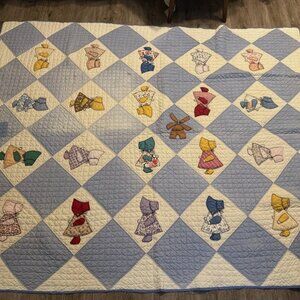 Vintage Sun Bonnet Sue Handmade Quilt 70” x 85” Hand Stitched Patchwork Dresses